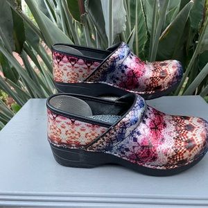 Dansko XP20 size 38 clogs